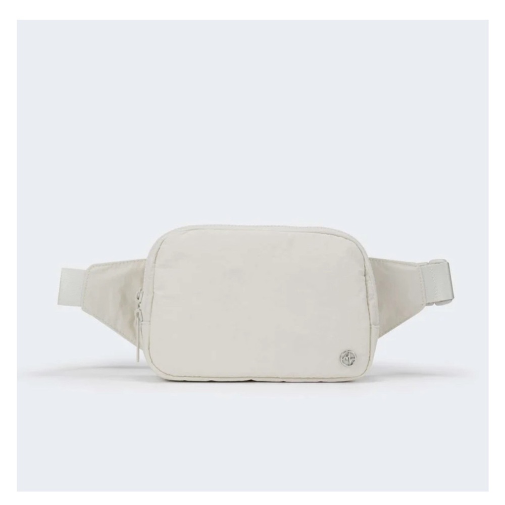 Lululemon Everywhere Belt Bag 2L White Opal